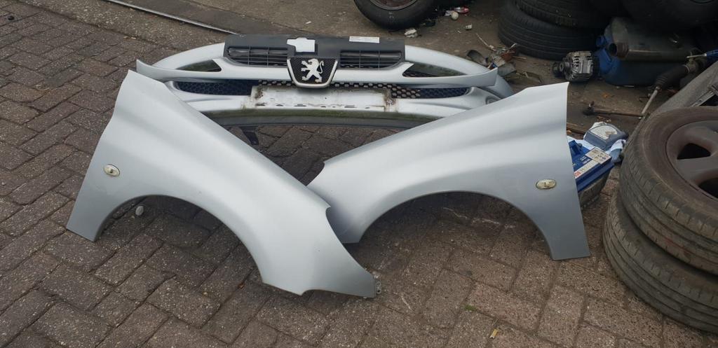 PEUGEOT 206 VOORSCHERMEN +BUMPER +GRIL BJ 98 TOT 2008, Ophalen of Verzenden, Gebruikt, Spatbord