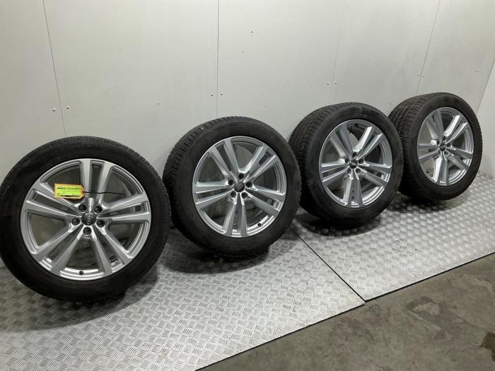Velgen set + winterbanden van een Audi Q7 (Q7 15-), Auto-onderdelen, Banden en Velgen, 12 maanden garantie, Gebruikt, -, -