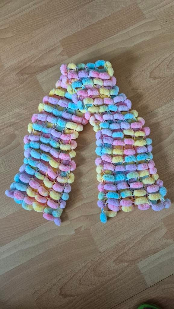 Leuke regenboog sjaal voor kinderen, Ophalen of Verzenden, Zo goed als nieuw, Jongen of Meisje, Sjaal