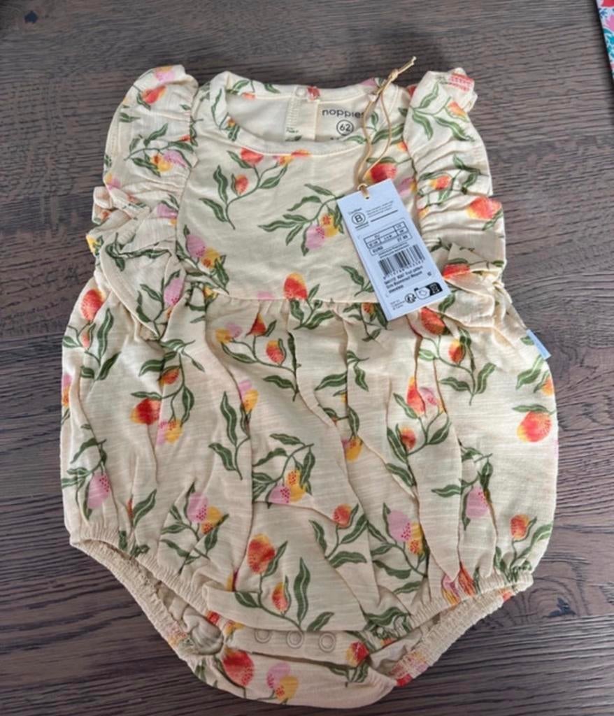 Boxpakje van Noppies met tropische print in maat 62 - nieuw, Ophalen of Verzenden, Nieuw, Meisje, Pakje