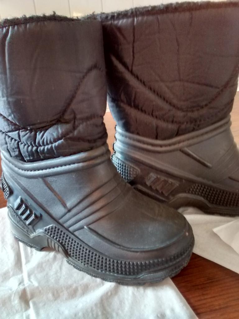 Snowboots maat 25, Kinderen en Baby's, Jongen of Meisje, Nieuw, Ophalen of Verzenden, Laarzen