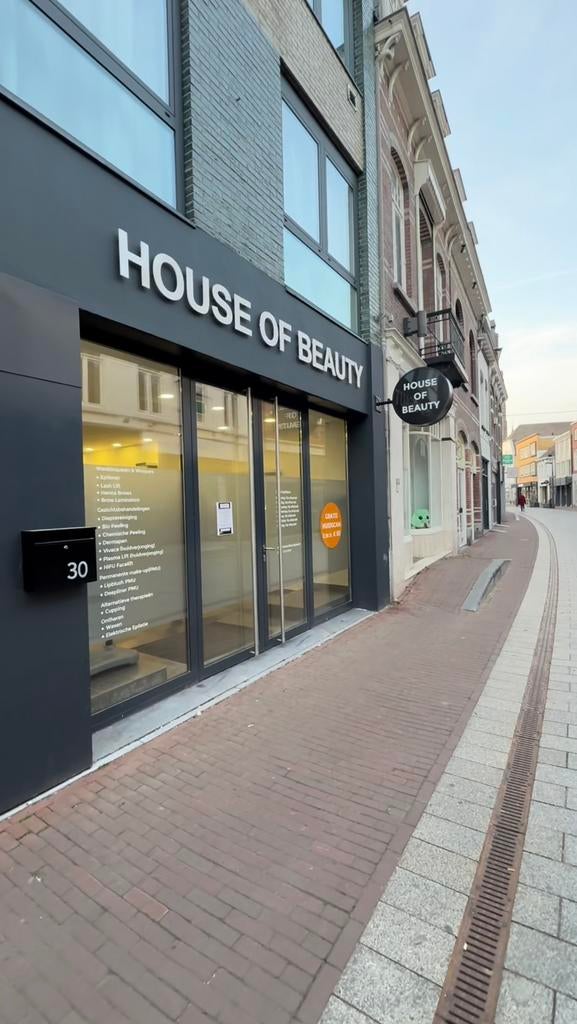Te huur - winkel-/praktijkruimte centrum Weert, 160 m², Huur, Praktijkruimte