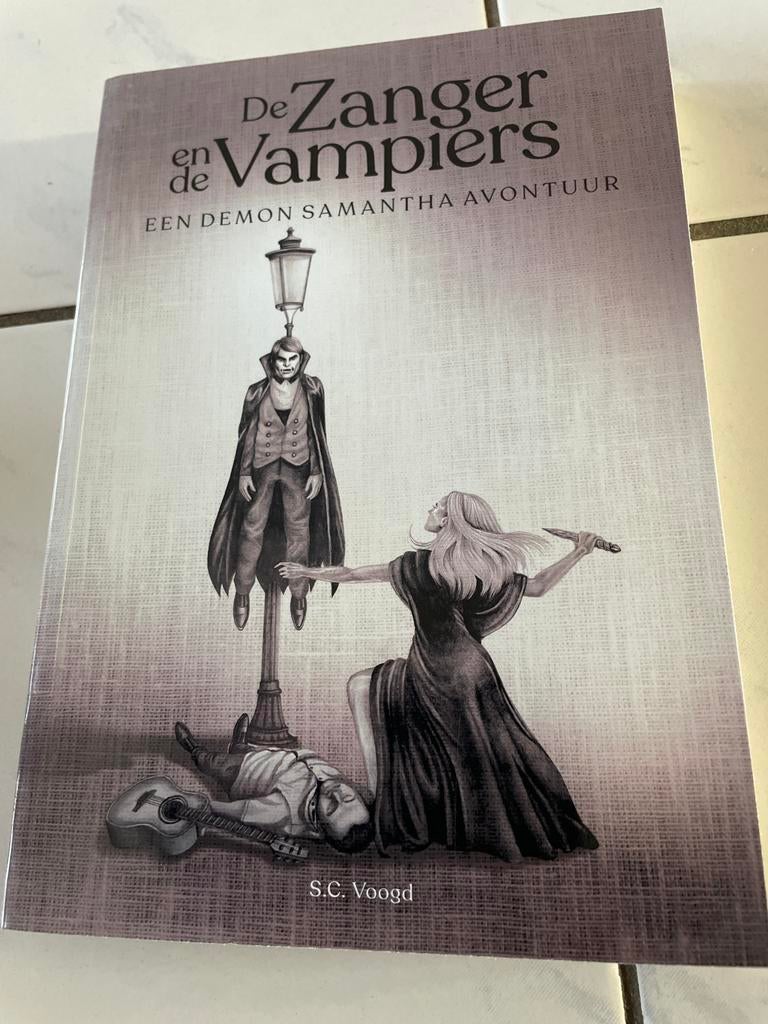 De Zangers en de Vampiers - Samantha Avontuur, Ophalen of Verzenden, Zo goed als nieuw
