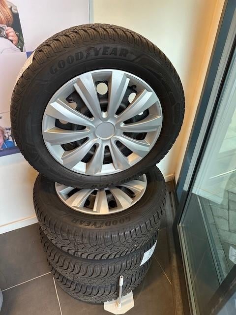 Toyota Verso Winterset Good-Year 205/60R16, Ophalen, Gebruikt, 16 inch, Banden en Velgen