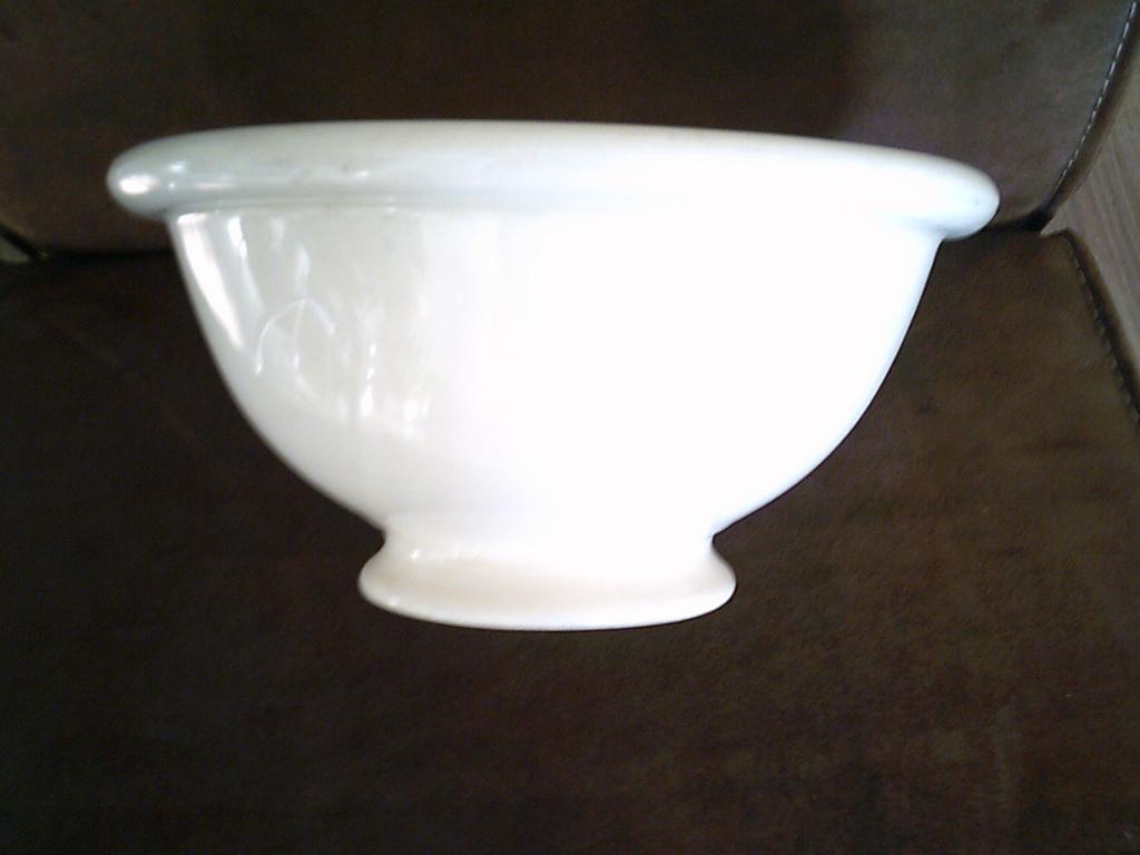 Regout creme beslagkom, Ophalen of Verzenden