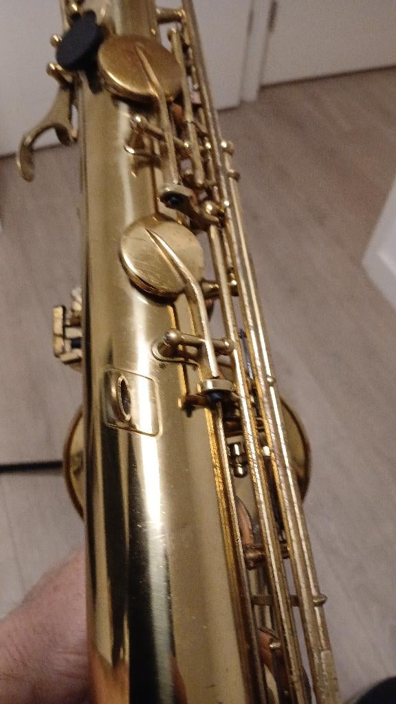 Tenorsax te koop, Muziek en Instrumenten, Blaasinstrumenten | Saxofoons, Ophalen of Verzenden, Gebruikt, Tenor, Met koffer