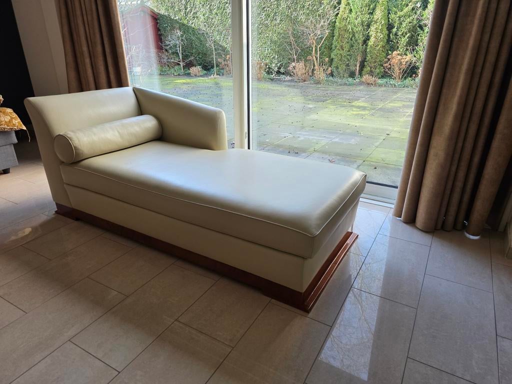 Hugues Chevalier elegante chaise longue van leer, Eenpersoons, 100 tot 125 cm, 150 tot 200 cm, Ophalen of Verzenden