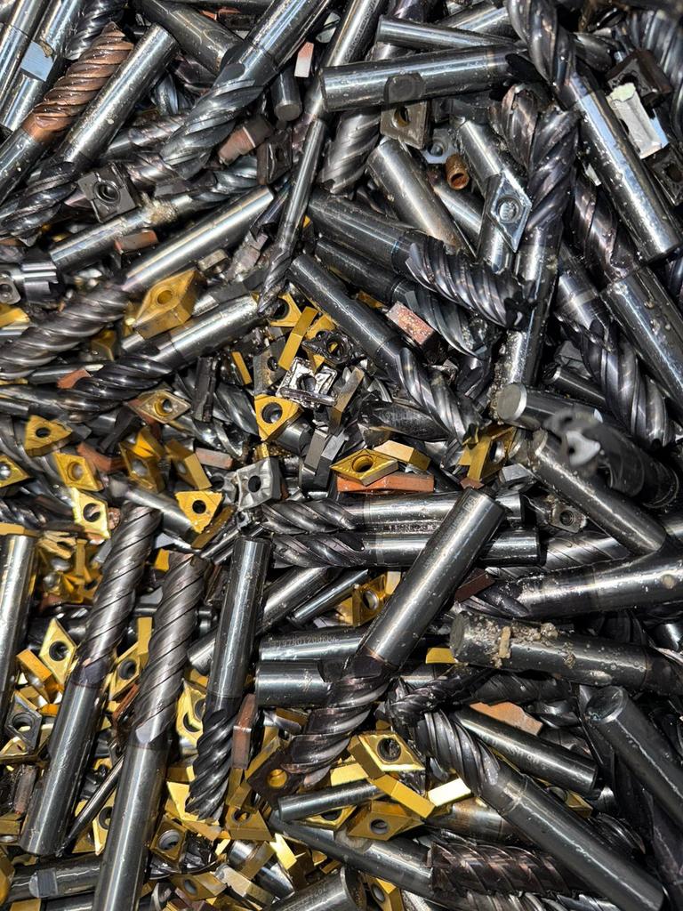 Gezocht.!! hardmetaal widia 58 euro per kilo..!!, Ophalen, Overige metalen