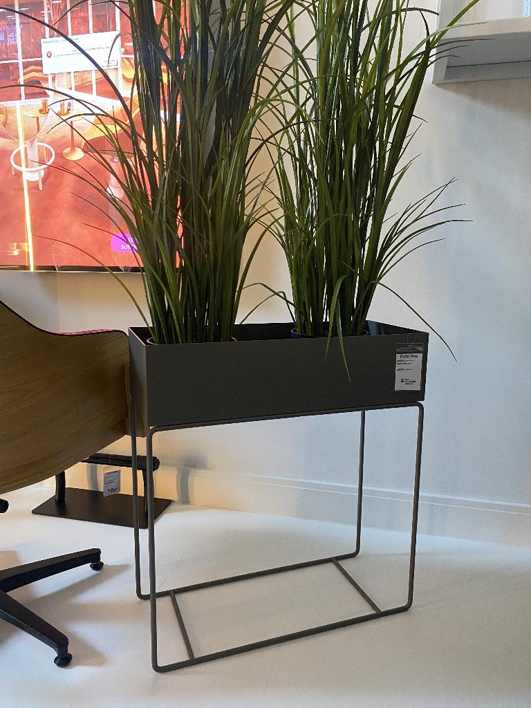 Plant box (showroom item), 25 tot 40 cm, Ophalen of Verzenden, Zo goed als nieuw, Metaal