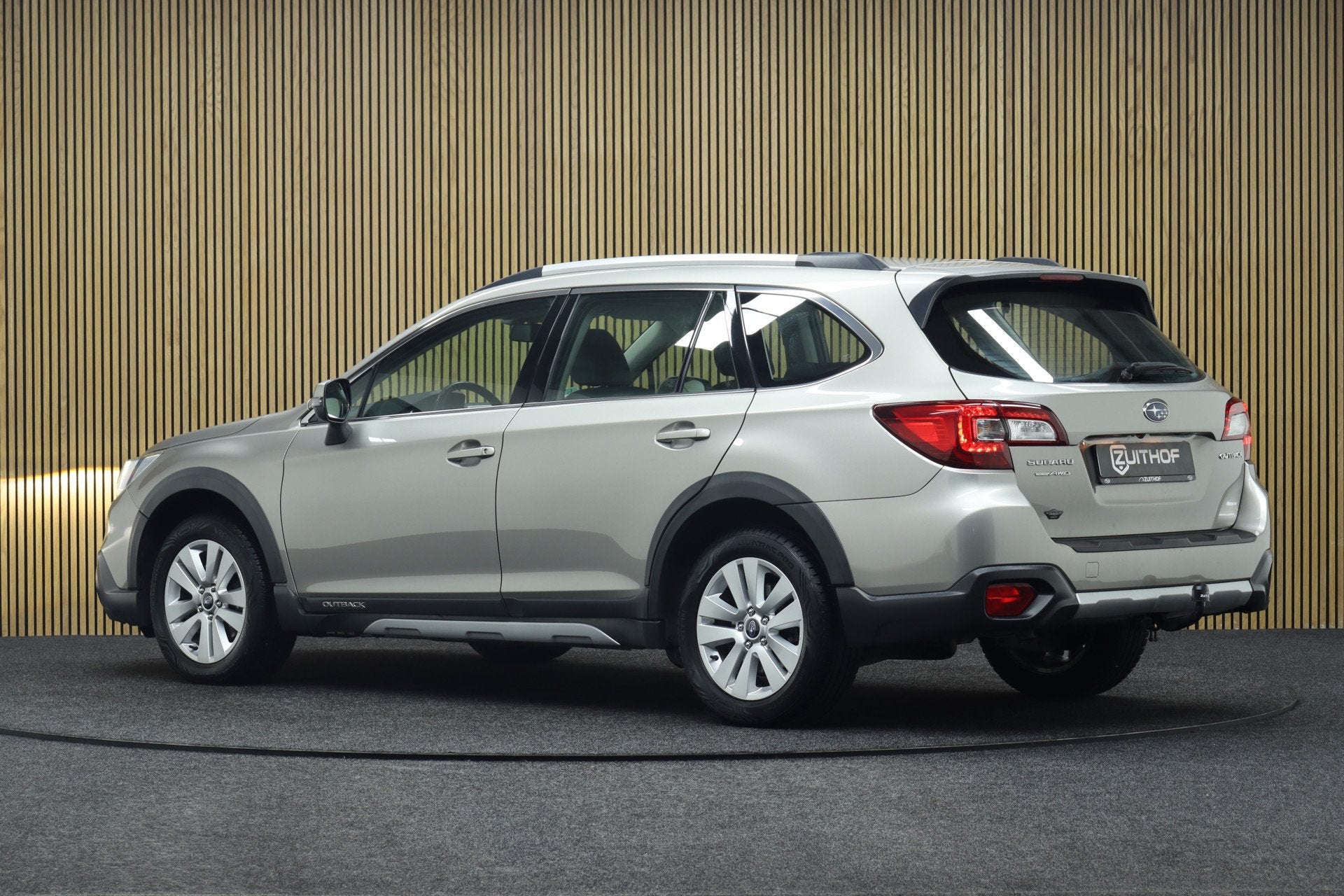 Subaru Outback 2.5i Premium AWD | Trekhaak | Adaptive-cruise, Auto's, Dealer onderhouden, Gebruikt, 4 cilinders, 2498 cc
