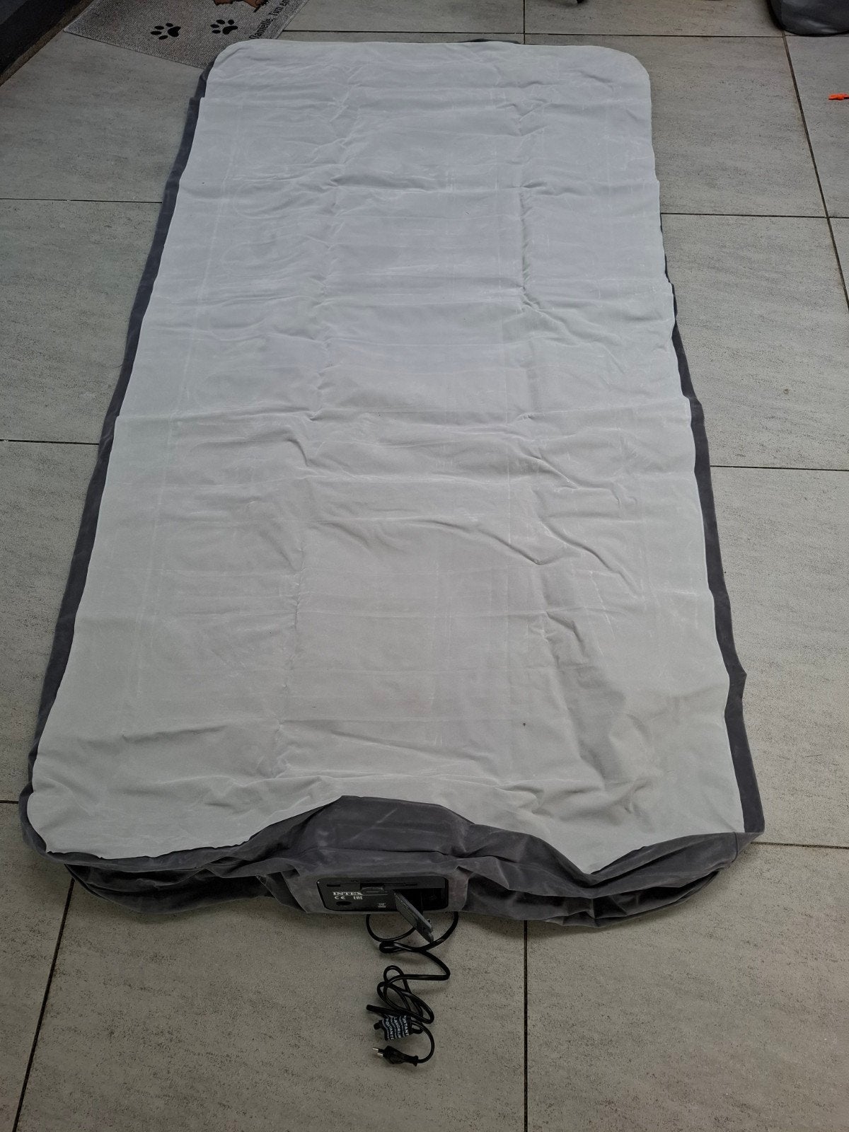 Intex luchtbed met ingebouwde pomp, 180x100, grijs, Ophalen of Verzenden, Zo goed als nieuw