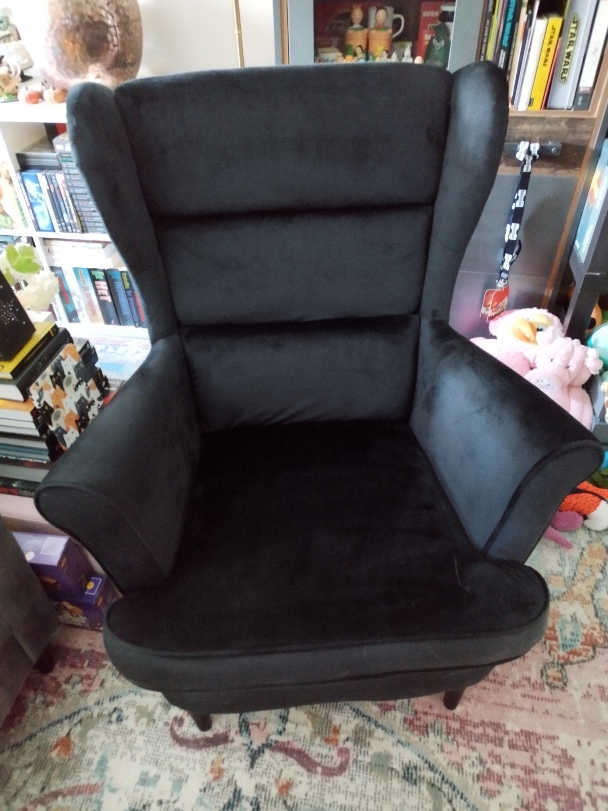 Comfortabele zwarte oorfauteuil - Zo goed als nieuw, Ophalen, Modern, Comfortabel, Zwart, Zo goed als nieuw