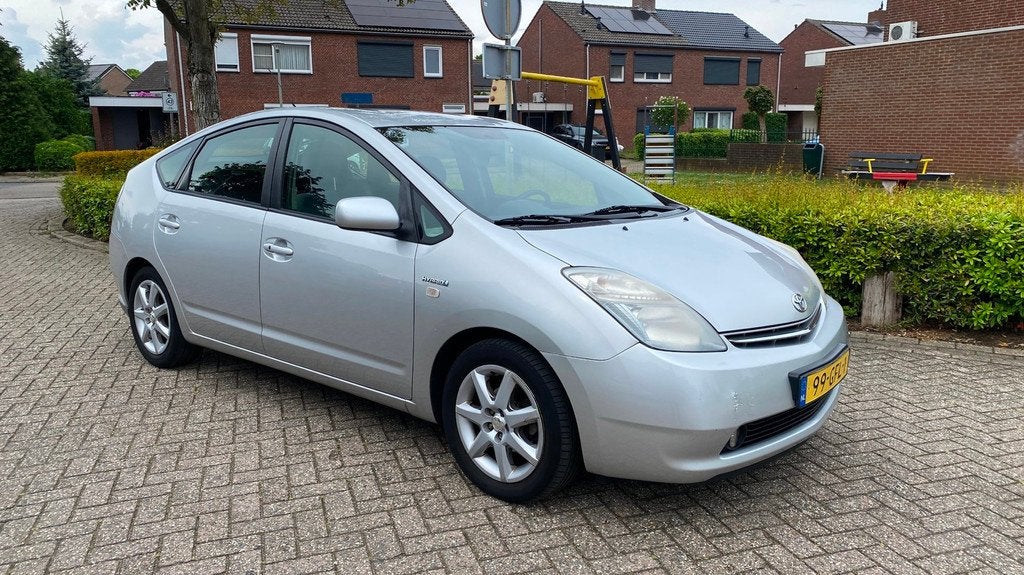 Toyota Prius 1.5 VVT-i Tech Edition, 1497 cc, Gebruikt, Zwart, 4 cilinders