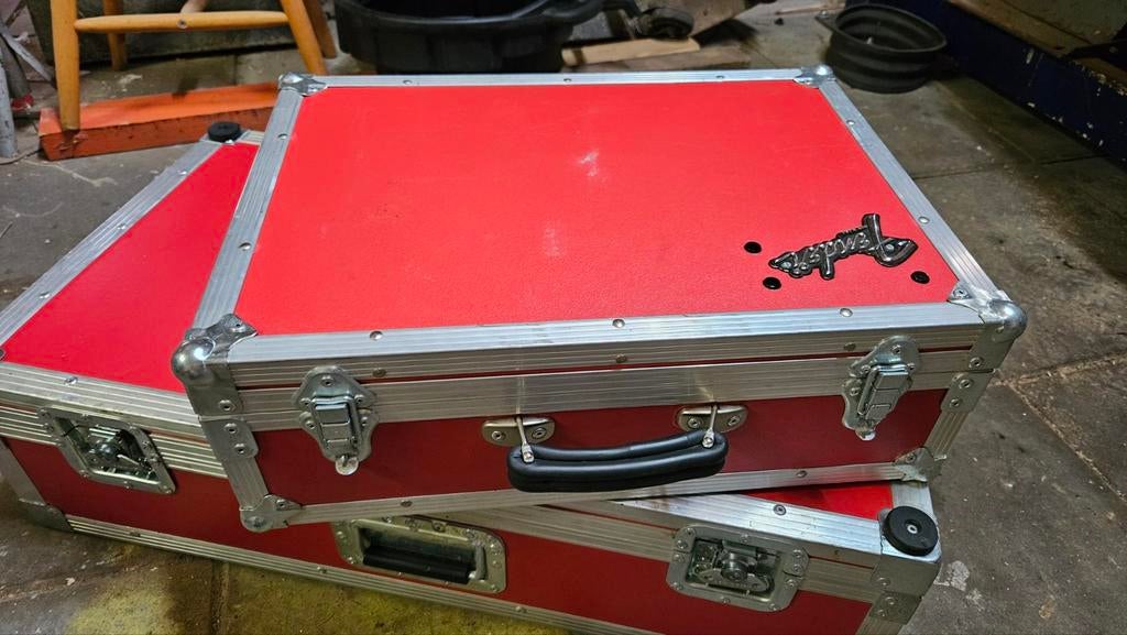 Fender Flightcase Rood - Stevige Bescherming voor Je Gear, Ophalen of Verzenden, Gebruikt, Overige instrumenten, Flightcase