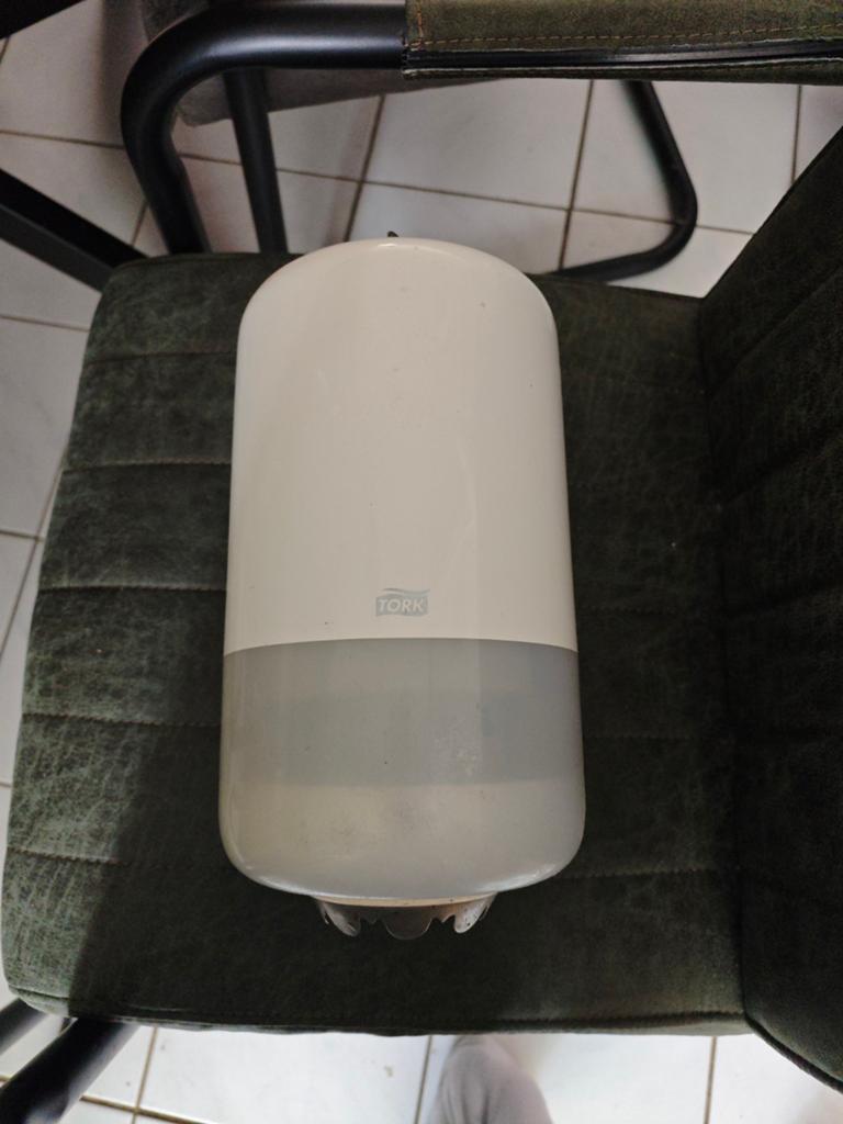 Papier dispenser van tork, Huis en Inrichting, Ophalen of Verzenden
