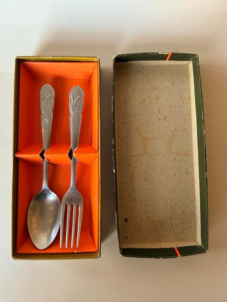 Vintage Gero Zilmeta "Konijn" kinderbestek in originele doos, Antiek en Kunst, Antiek | Bestek, Ophalen of Verzenden