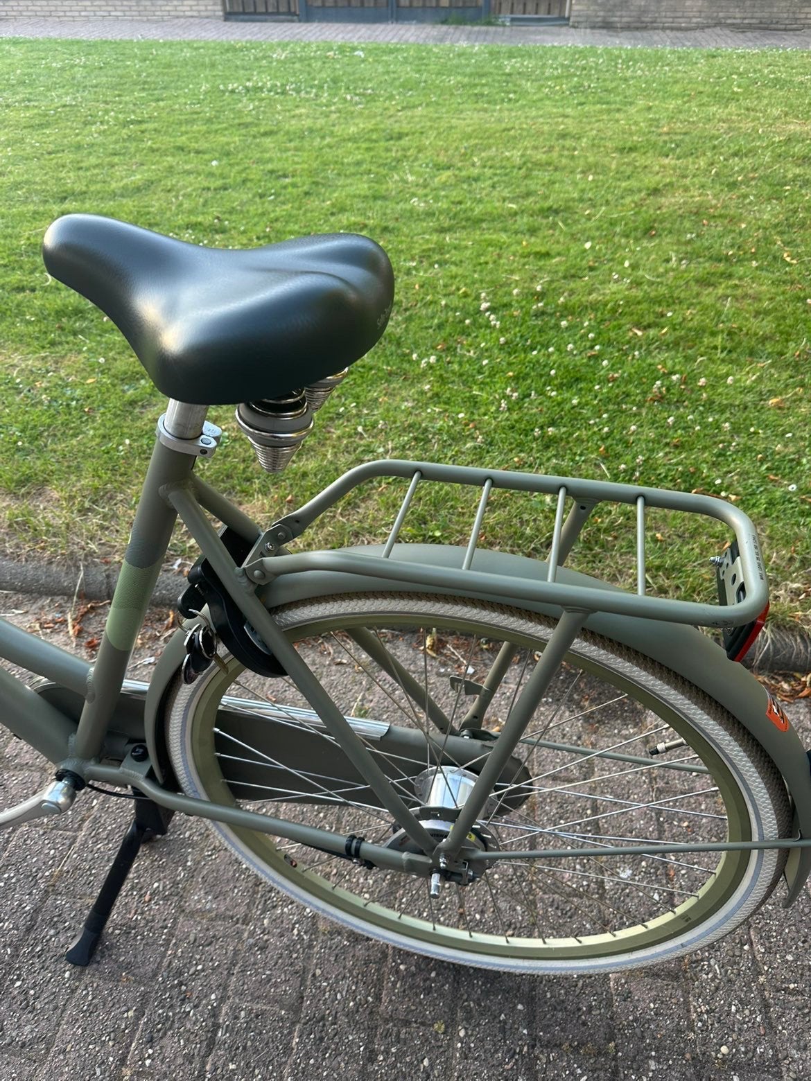 Cortina transport fiets dames legergroen, Velgrem, Versnellingen, Zo goed als nieuw, Ophalen