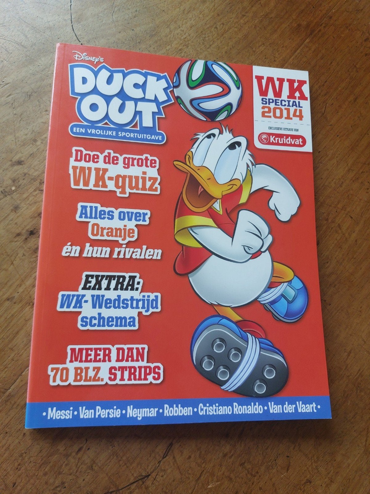 Donald Duck Duck Out WK Special 2014 - Voetbalstrips, Eén stripboek, Ophalen of Verzenden, Zo goed als nieuw, Walt Disney