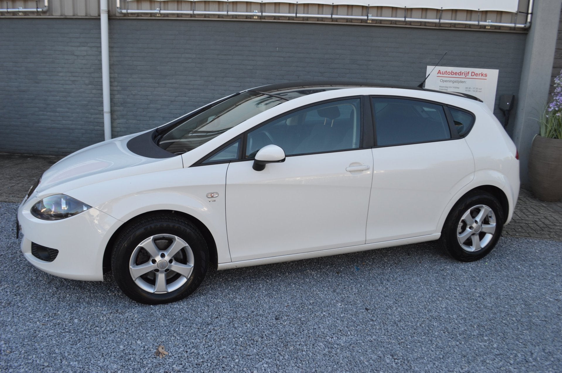 Seat Leon 1.4 TSI 25 Edition I Airco | PDC | Nwe Ketting | G, Auto's, Gebruikt, 4 cilinders, Leon, Wit