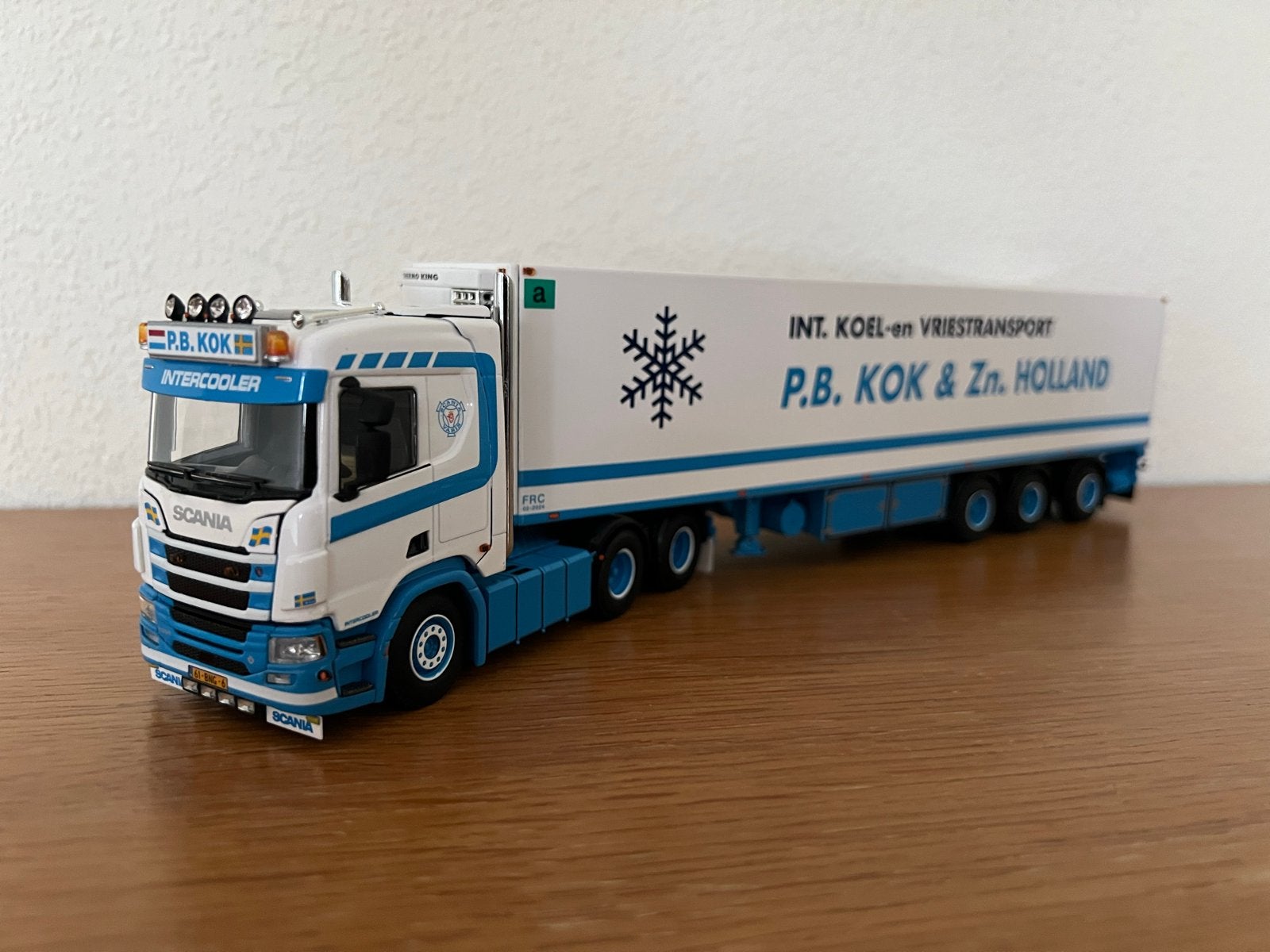 WSI Model Scania NextGen P.B. Kok & Zn. Holland, Ophalen of Verzenden, Nieuw, Bus of Vrachtwagen, Wsi