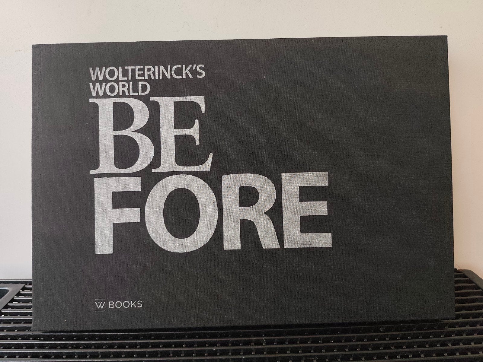 Wolterinck's World Be Fore koffietafelboek 2011 met cassette, Ophalen of Verzenden, Zo goed als nieuw, Interieur en Design, Marcel Wolterinck