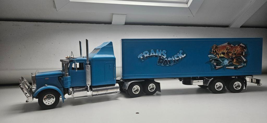 Peterbilt 359, Hobby en Vrije tijd, Modelauto's | 1:24, Ophalen of Verzenden, Bus of Vrachtwagen, Revell