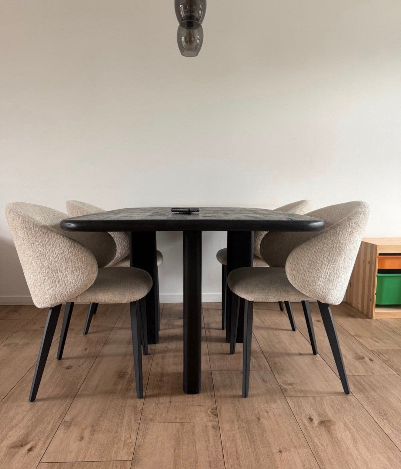 Eetkamerstoelen creme, Ophalen, Zo goed als nieuw, 4 tot 6 stoelen