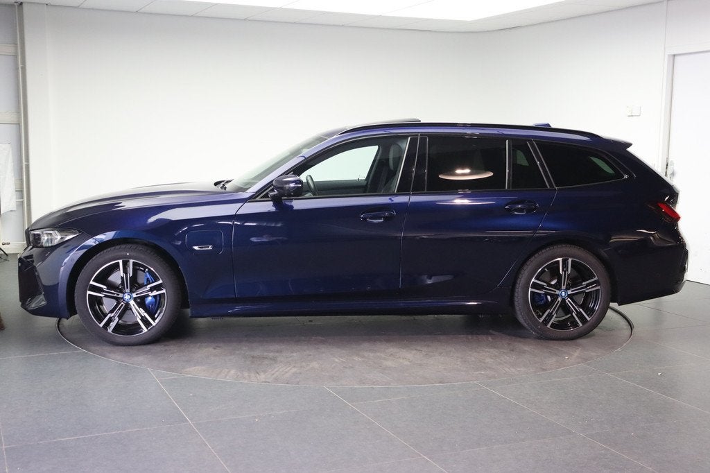 BMW 3 Serie Touring 330e M Sport Automaat / Trekhaak / Panor, 1998 cc, Gebruikt, 4 cilinders, Met garantie (alle)