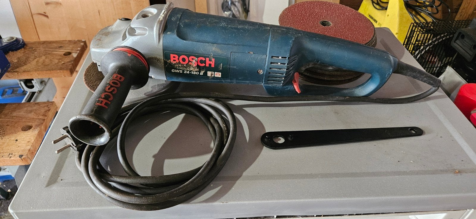 Bosch GWS 24-180 Haakse Slijper - Krachtig en Betrouwbaar, Ophalen, Gebruikt, 1000 watt of meer, Haakse handslijpmachine