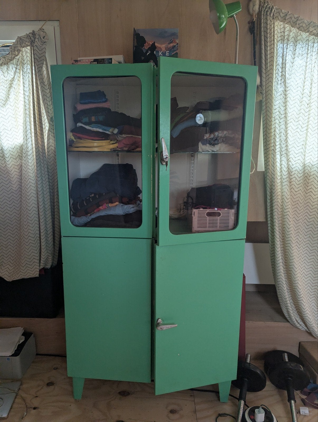 Vintage Groene Metalen Kast met Glazen Deuren, Ophalen