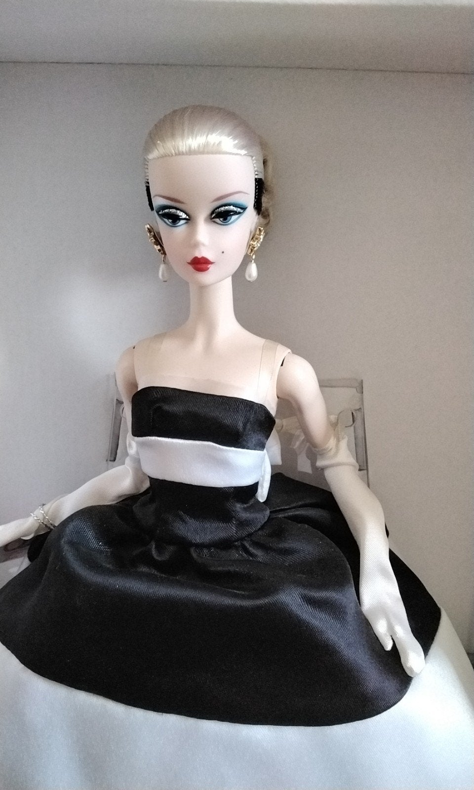 Barbie Black & White Forever 60th Anniversary, Verzamelen, Poppen, Ophalen of Verzenden, Nieuw