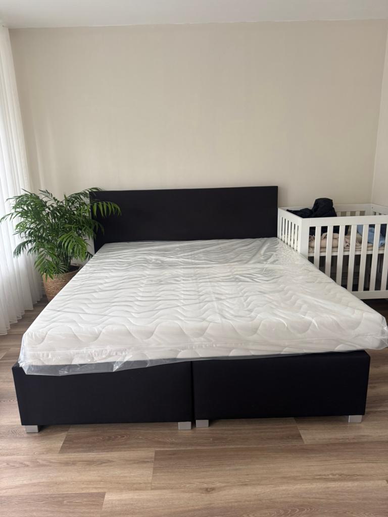 Boxspring 180x200 zwart (matras tegen meerprijs), Zwart, Ophalen of Verzenden, 180 cm, Stof