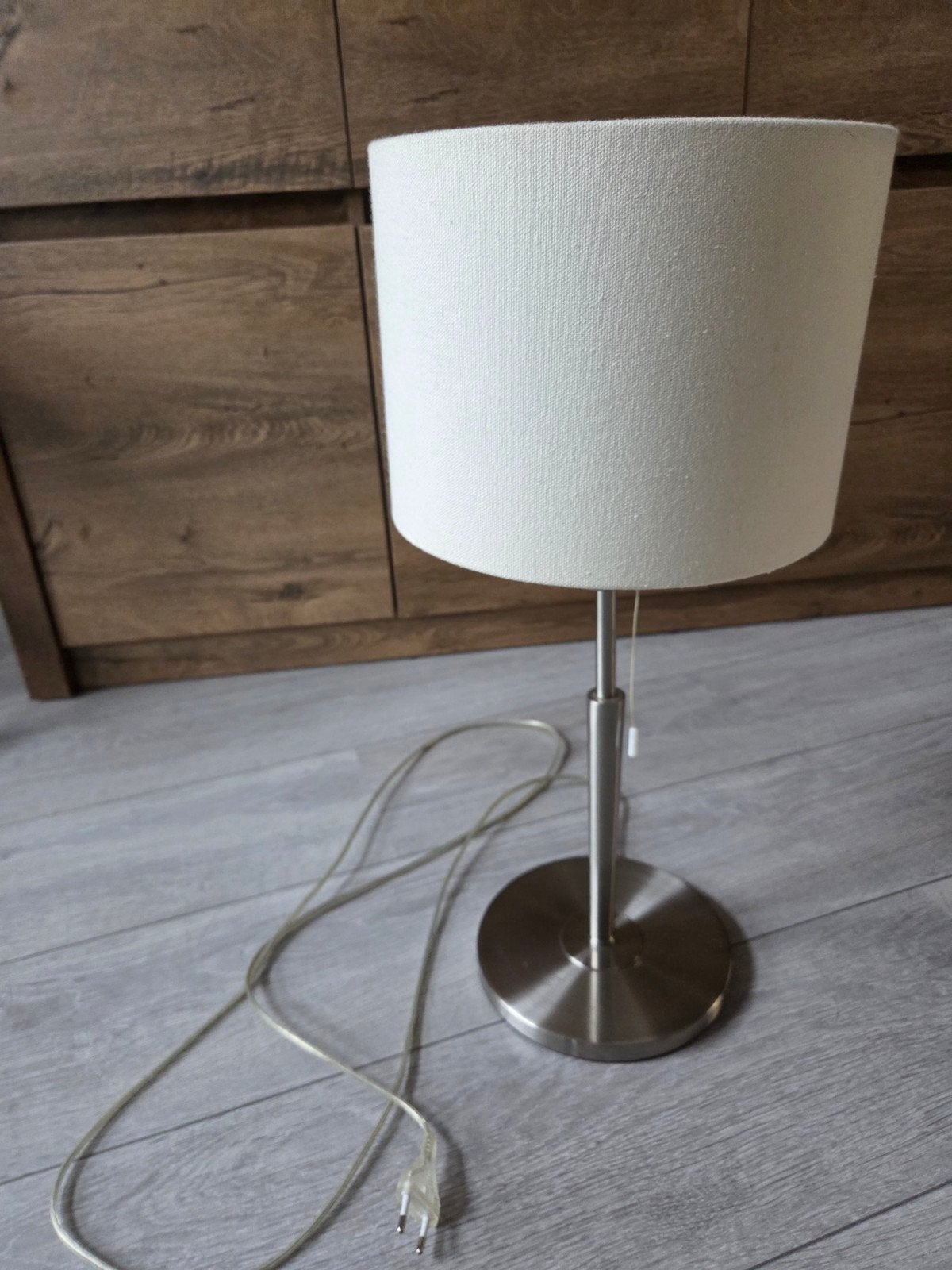 Moderne tafellamp met E27 fitting en witte kap, Gebruikt, Wit, Schemerlamp, Modern