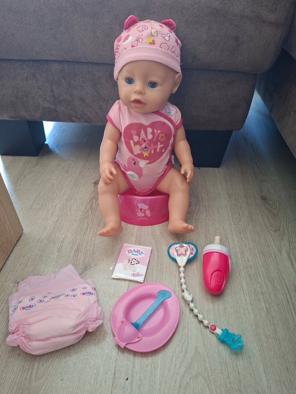 Baby born pop met accessoires en extra kleding, Ophalen of Verzenden, Zo goed als nieuw, Babypop