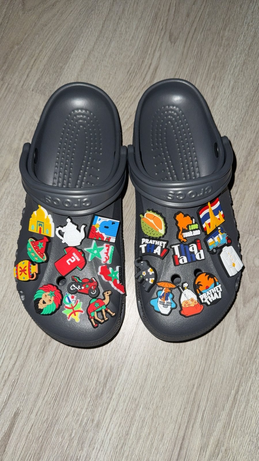 Crocs met marokko en Thailand stickers, Ophalen, Nieuw, Jongetje of Meisje, Schoentjes