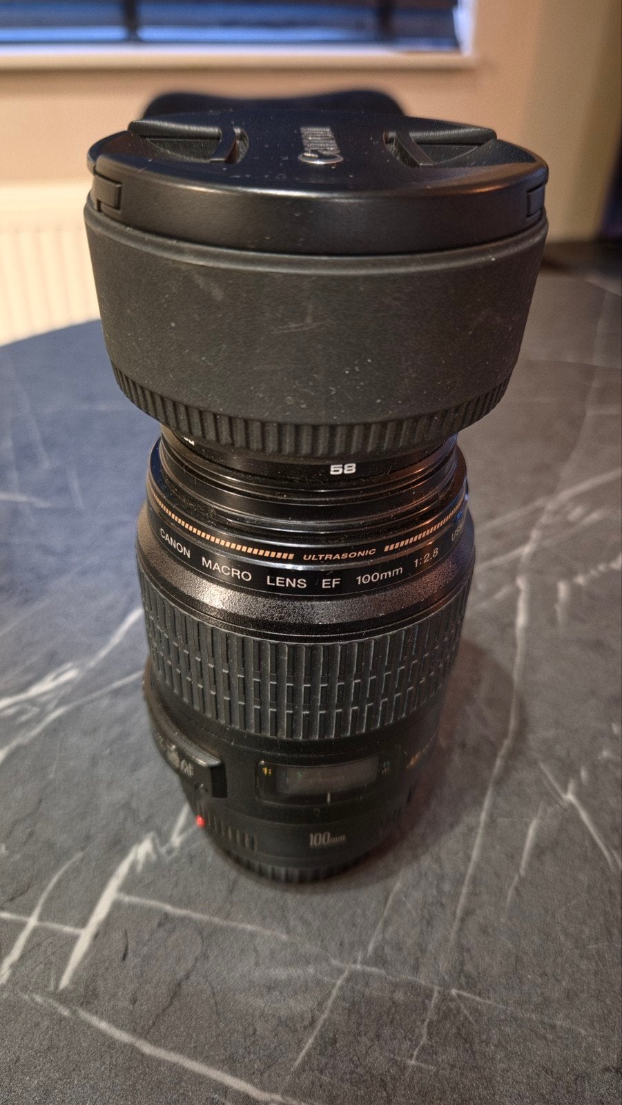 Canon EF 100mm f/2.8 Macro USM Lens met zonnekap, Audio, Tv en Foto, Fotografie | Lenzen en Objectieven, Ophalen of Verzenden