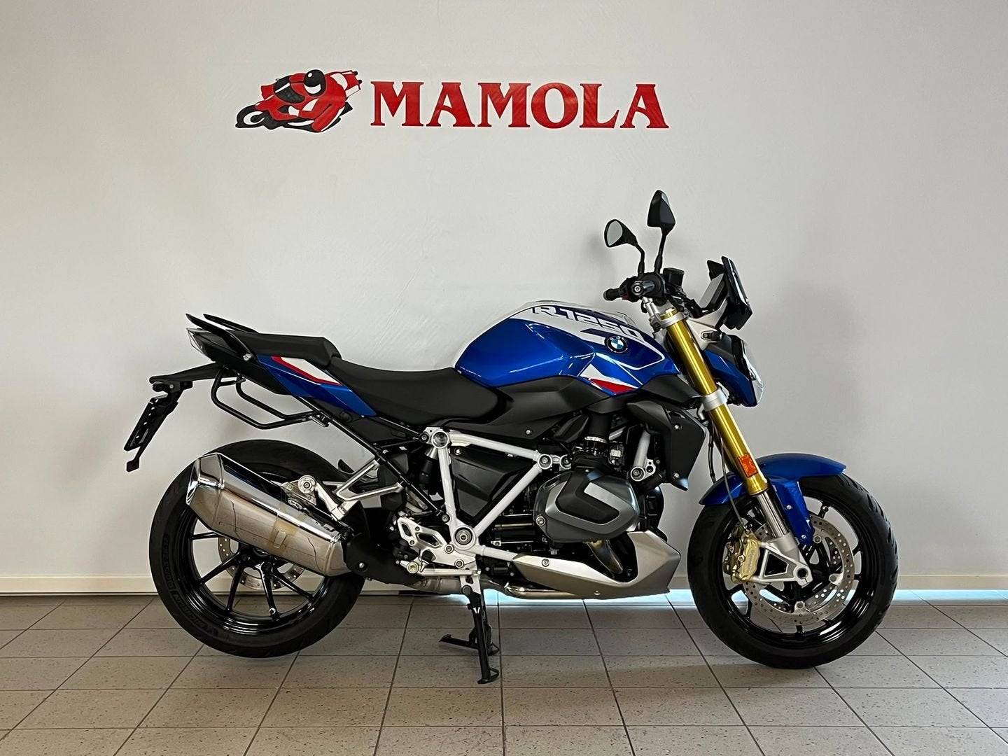 BMW R 1250 R (bj 2023) 13,200 km, 2 cilinders, 1254 cc, Bedrijf, Onbekend