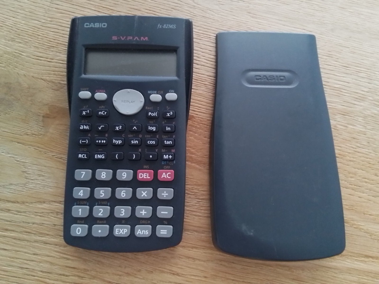 Casio rekenmachine fx-82ms is gebruikt maar werkt nog goed, Ophalen of Verzenden, Gebruikt