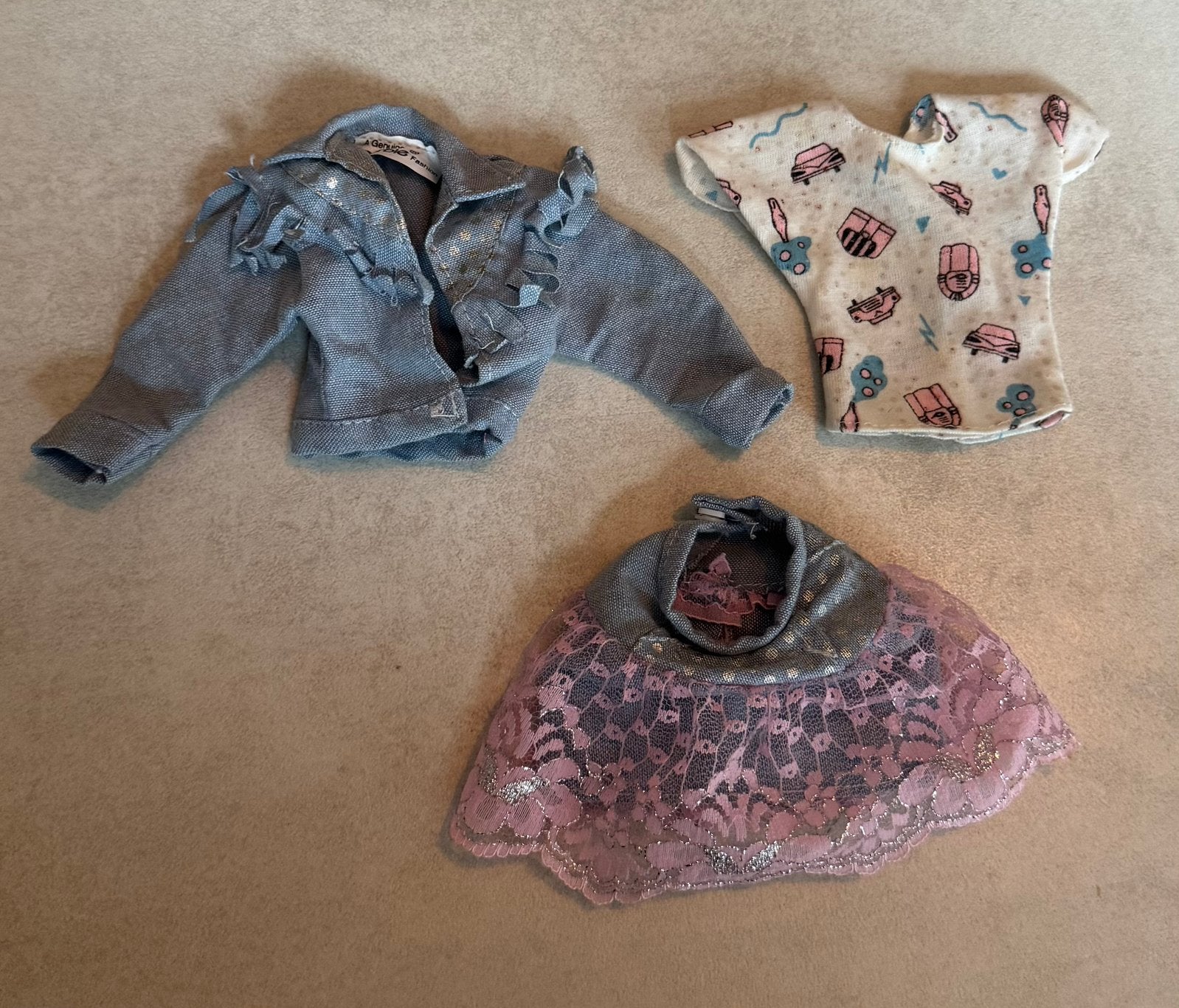 Barbie jeans set jaren 80, Verzamelen, Poppen, Ophalen of Verzenden, Gebruikt, Kleertjes