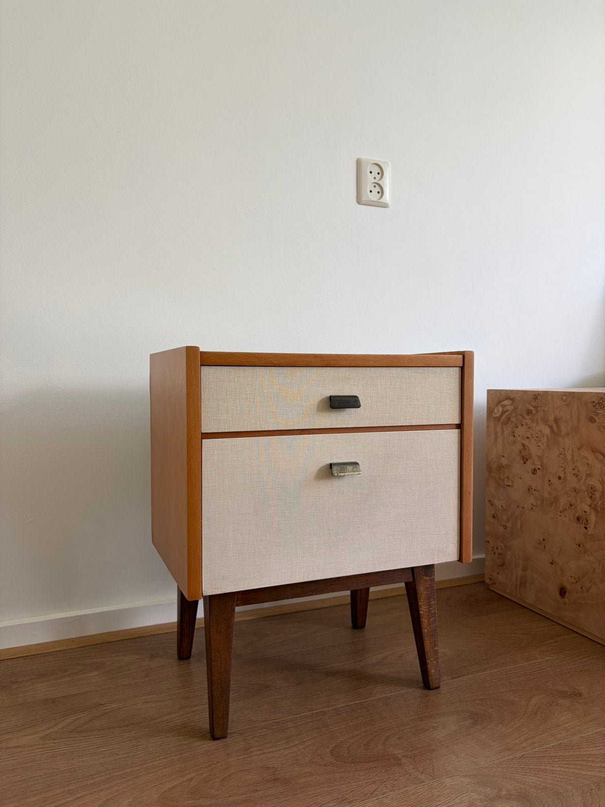 Authentic Mid Century Side Table, Ophalen, Zo goed als nieuw, Minder dan 45 cm
