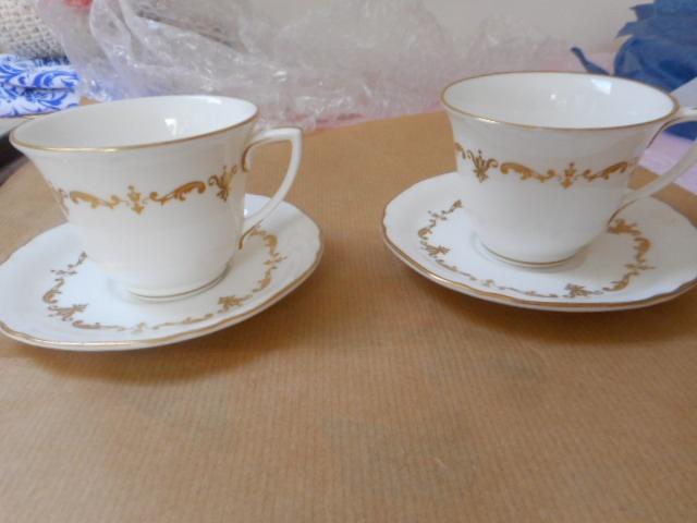 2 X Royal Worcester, Gold Chantilly kop en schotels, Ophalen of Verzenden
