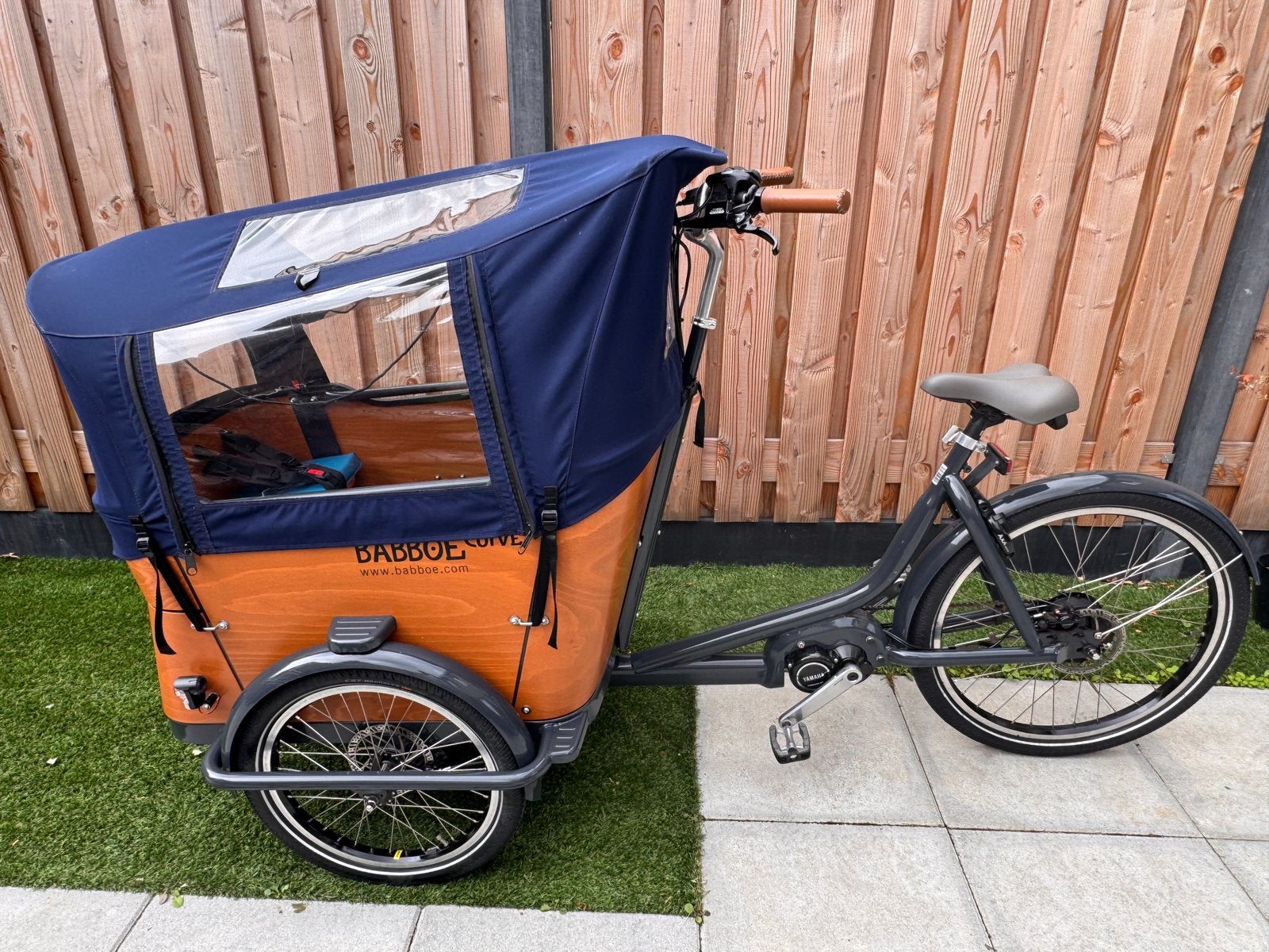 Nette Babboe Curve Mountain  bakfiets met huif (nieuw model), Fietsen en Brommers, Fietsen | Bakfietsen, 4 kinderen of meer, Huif
