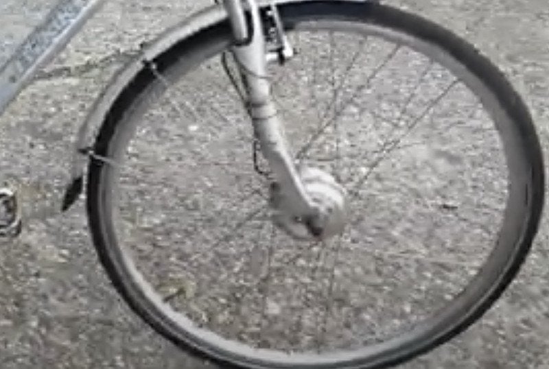 bikkel voorwiel  3 pins electrisch met binnen en buitenband, Fietsen en Brommers, Fietsonderdelen, Ophalen of Verzenden, Gebruikt