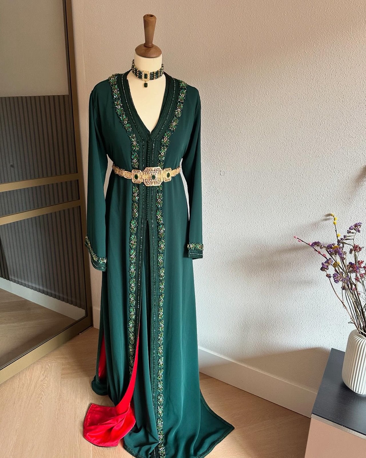 Prachtige Groene Kaftan met Gouden Details en Sieraden, Overige typen, Zo goed als nieuw, Groen, Ophalen