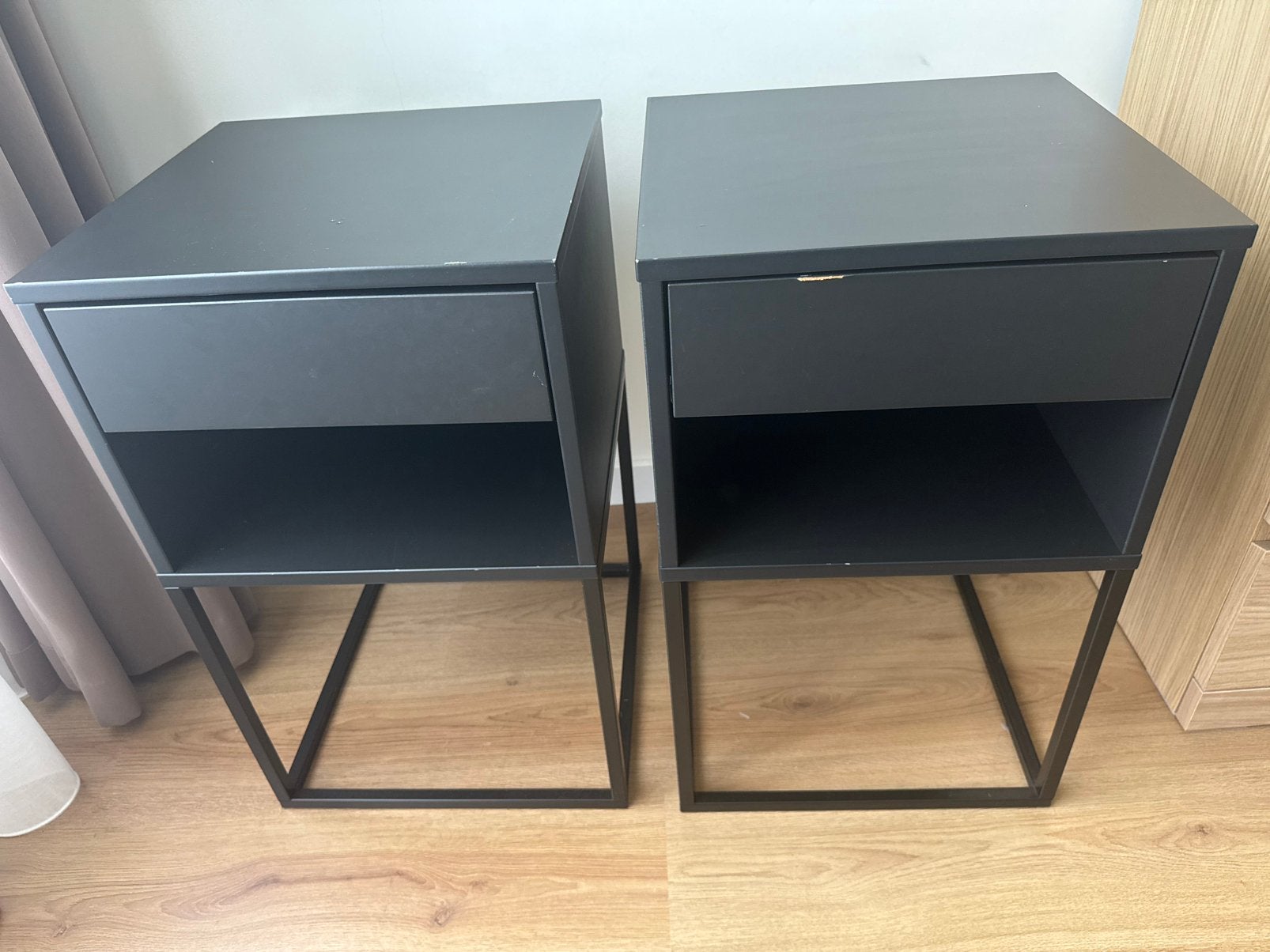 IKEA VIKHAMMER nachtkastjes, Ophalen, Gebruikt, 45 tot 65 cm, 55 tot 70 cm