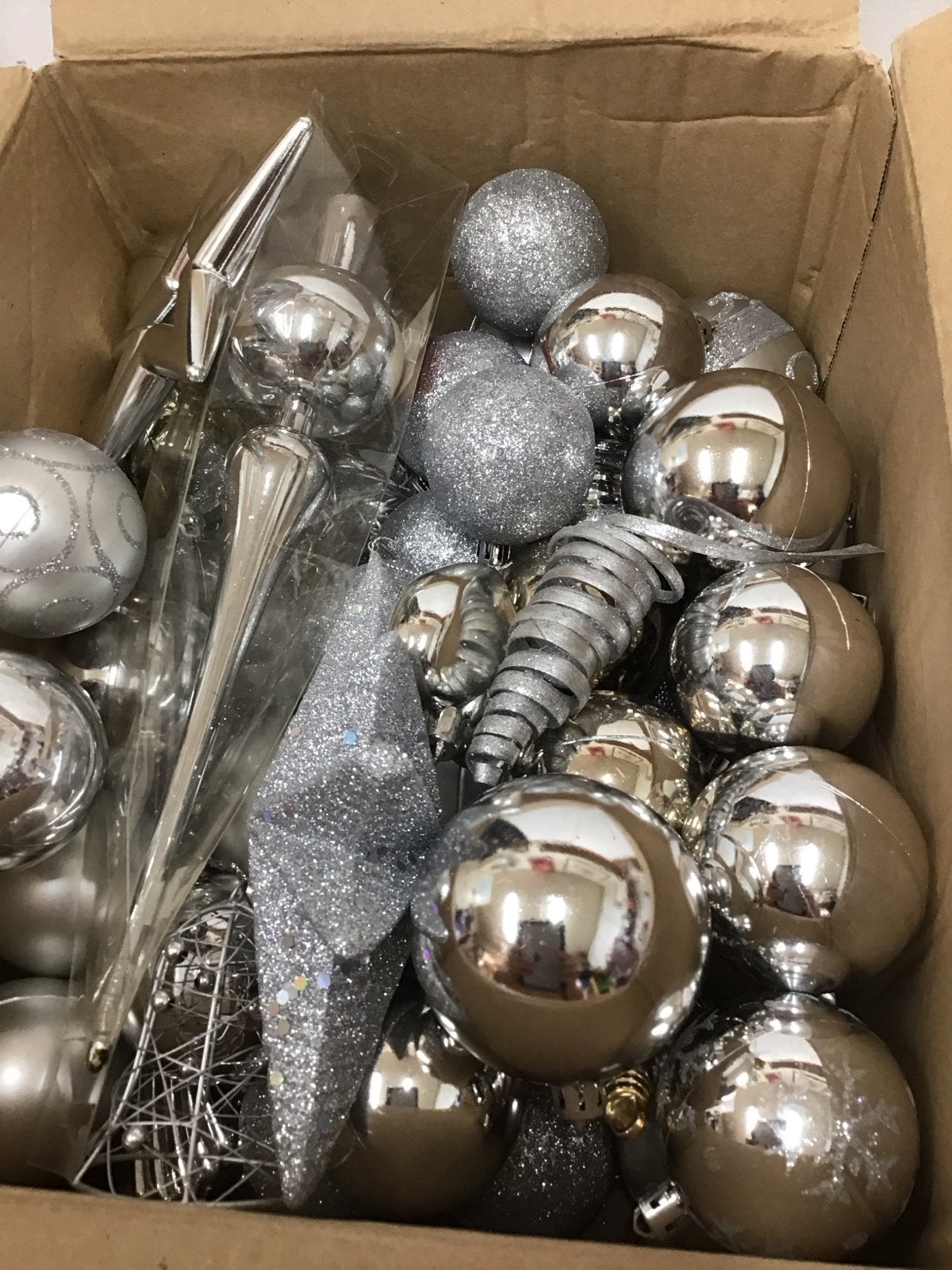 Zilverkleurige kerstboom versiering, Diversen, Ophalen of Verzenden, Zo goed als nieuw