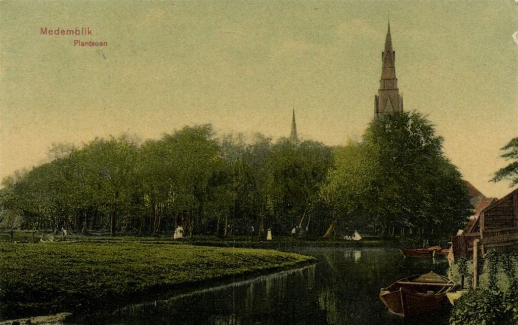 Medemblik, Plantsoen - 1910 gelopen, Verzamelen, Verzenden, Voor 1920, Gelopen, Noord-Holland