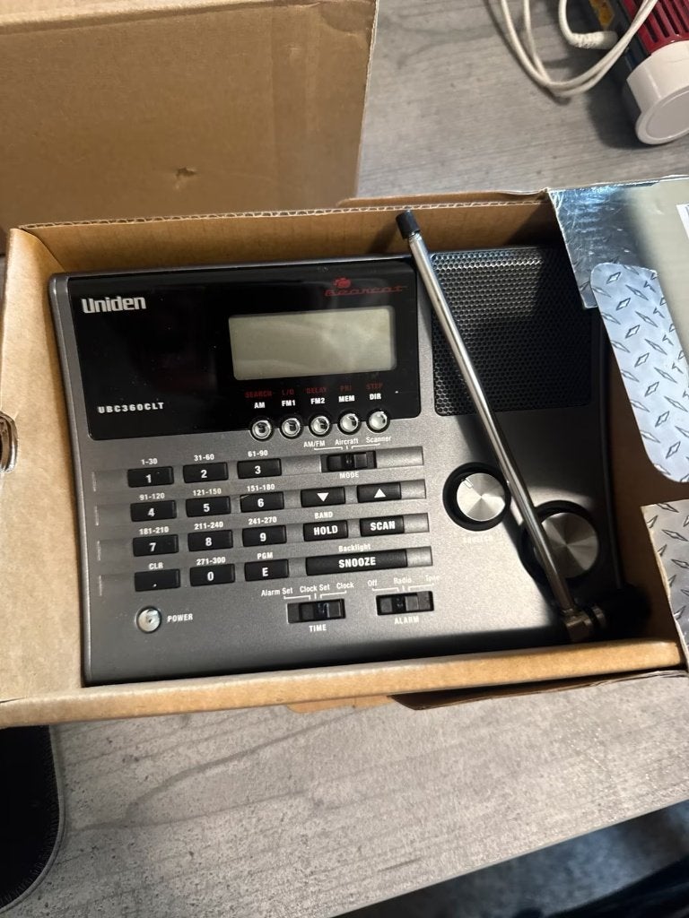 Scanner Uniden UBC360CLT, Telecommunicatie, Scanners, Nieuw, 500 kanalen of meer, Ophalen of Verzenden