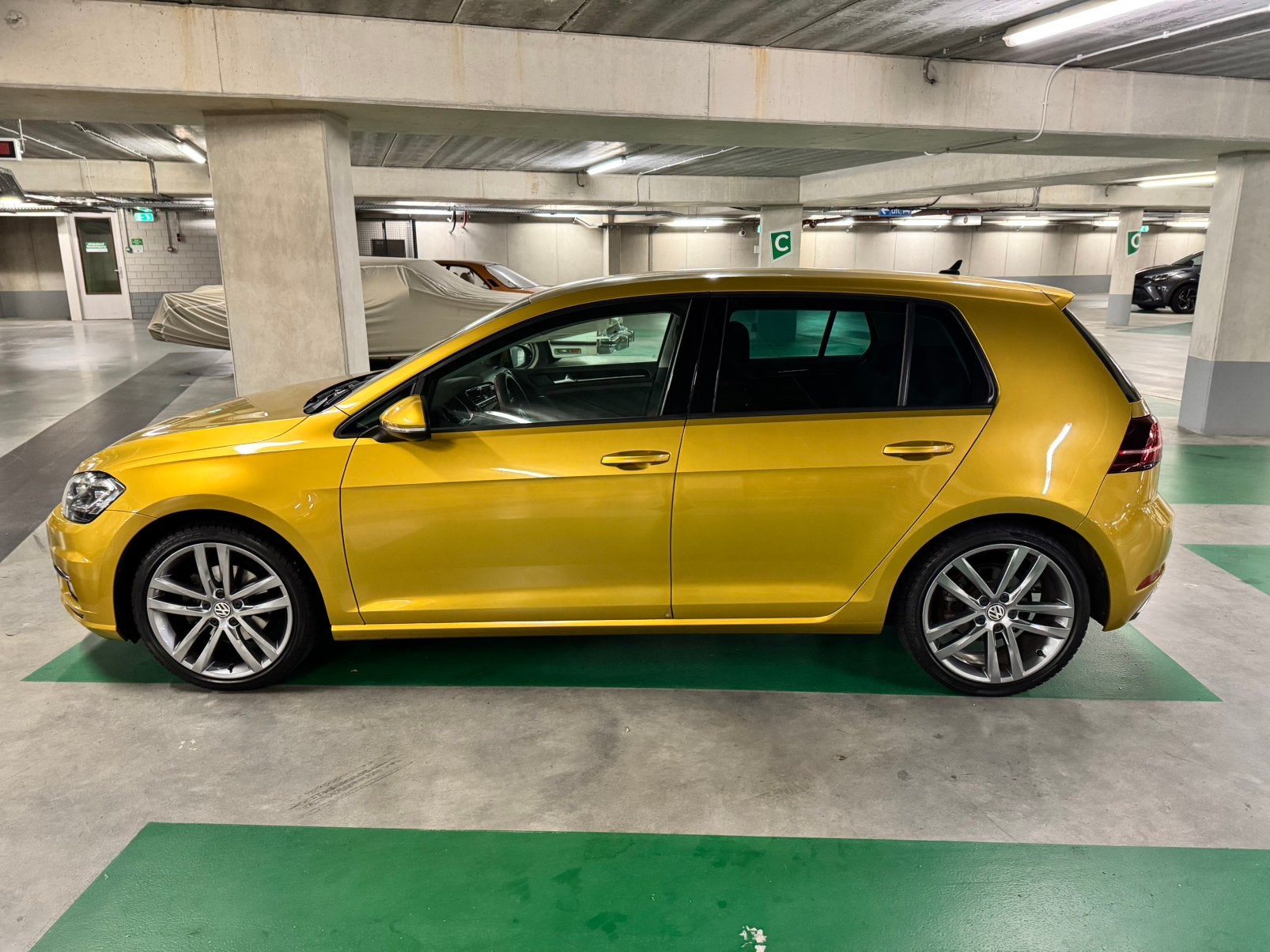 Volkswagen Golf 7.5 1.4 TSI 125pk 5D 2017 Geel, Auto's, Voorwielaandrijving, 125 pk, 4 cilinders, Geel