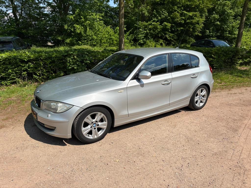 BMW 1-Serie 2.0 118I Business Line Ultimate Edition, Auto's, 1-Serie, Achterwielaandrijving, 1995 cc, Bruin
